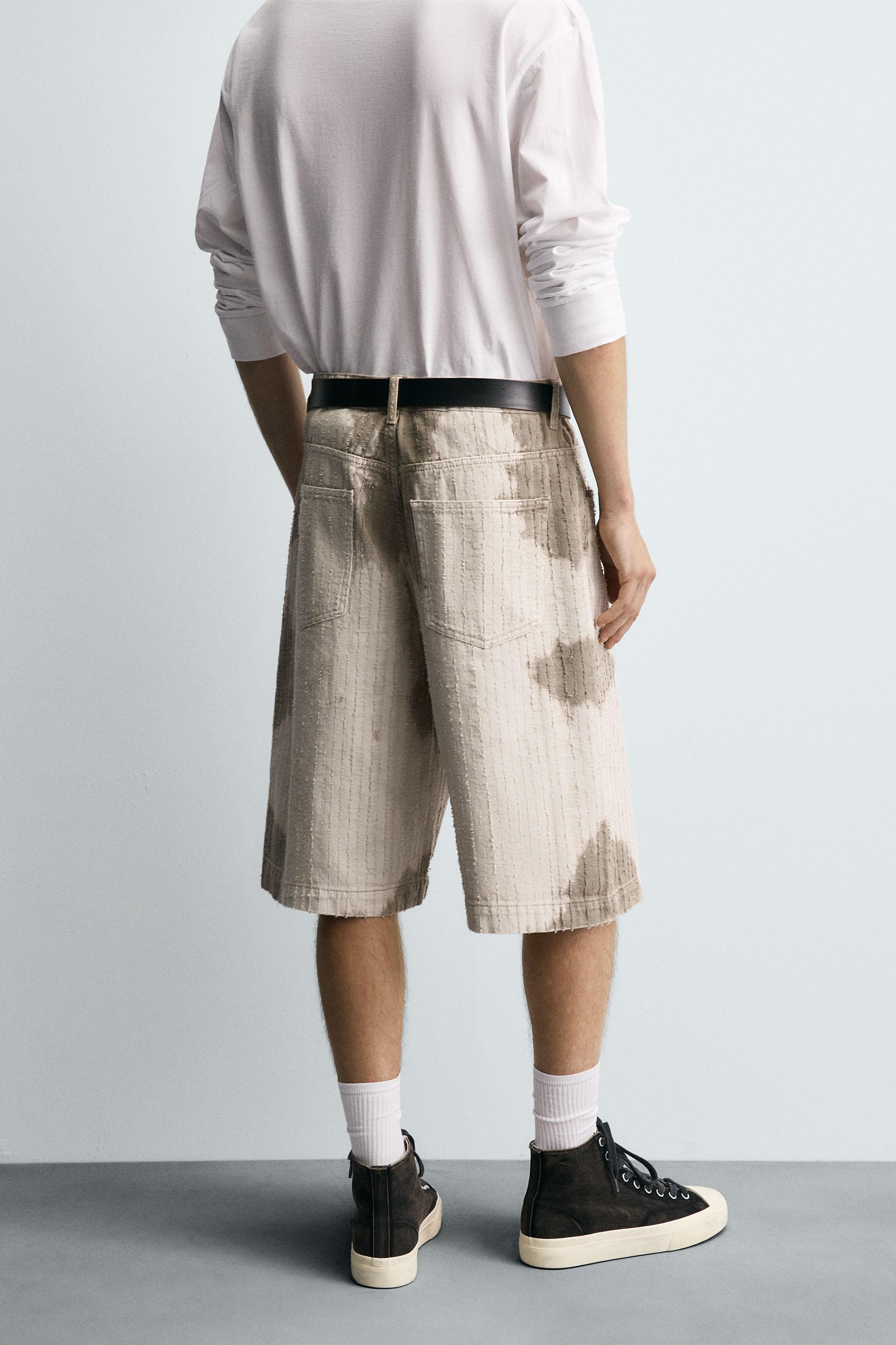 TEXTURED STRIPED SHORTS